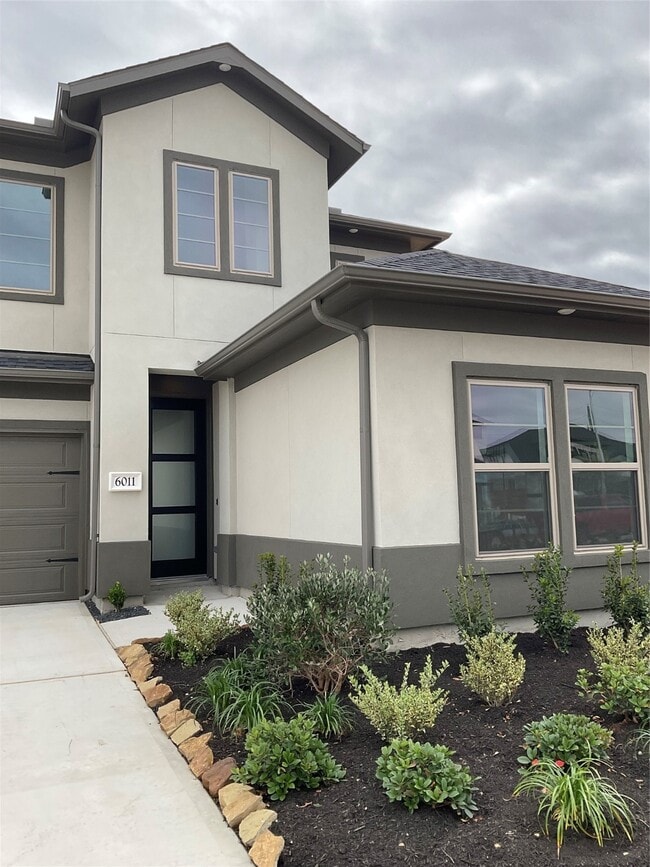 property at 6011 Rolling Strm Ct