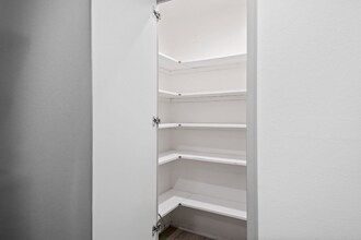 3633 S Bear St in Santa Ana, CA - Foto de edificio - Building Photo