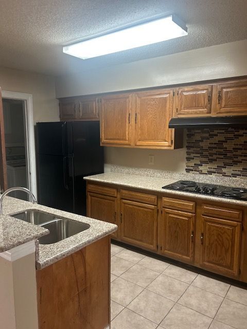 5326 Tullis Dr in New Orleans, LA - Foto de edificio - Building Photo