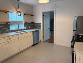 323 Arlington Ct in San Antonio, TX - Building Photo - Building Photo