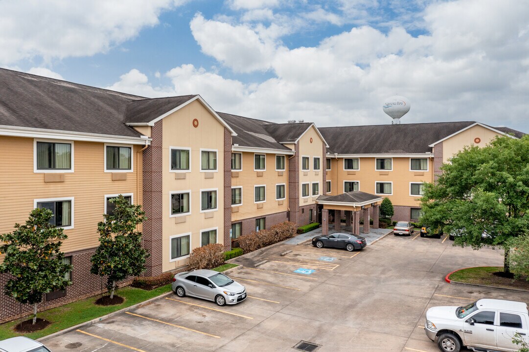Furnished Studio - Houston in Houston, TX - Building Photo