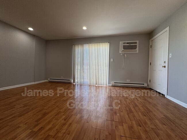 2407 Randall Ln in Arlington Heights, IL - Building Photo - Building Photo