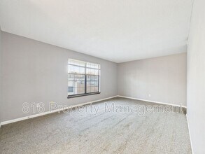 1020 NE Lindsay Ave in Lee's Summit, MO - Building Photo - Building Photo