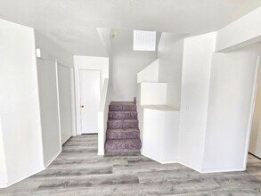 5853 Calobar Ln in Las Vegas, NV - Building Photo - Building Photo