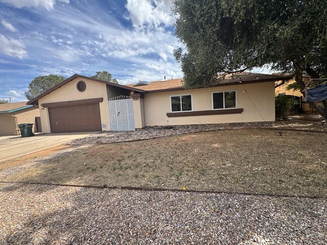 property at 1016 E Cottonwood Dr