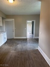 1126 Borden Ave SW in Massillon, OH - Building Photo - Building Photo