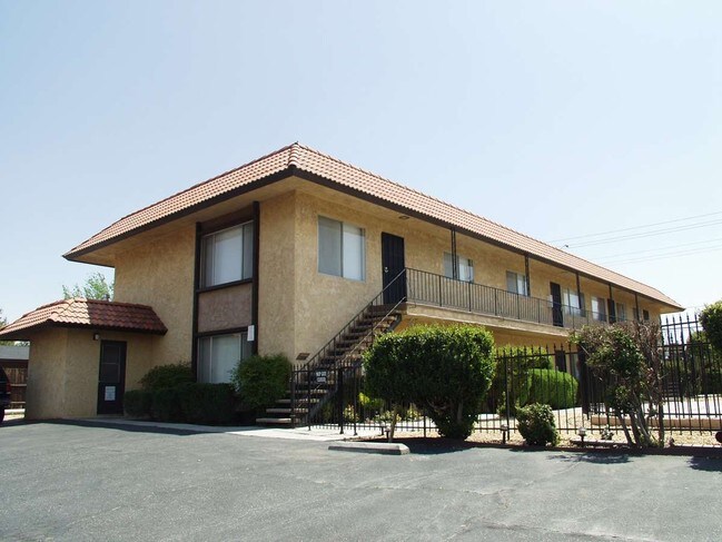 Mission Bell Apartments in Apple Valley, CA - Building Photo - Building Photo