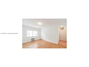 817 Meridian Ave in Miami Beach, FL - Building Photo - Building Photo