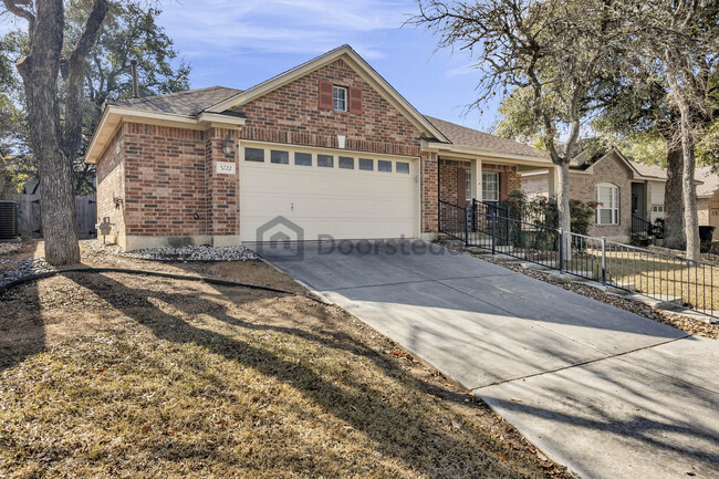 5722 Sage Hollow in San Antonio, TX - Building Photo - Building Photo