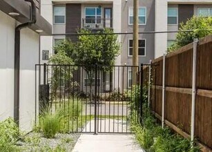 4001 Roseland Ave in Dallas, TX - Building Photo - Building Photo