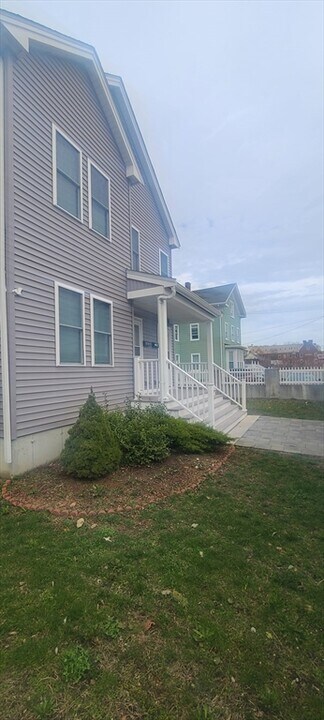 547 Main St in Brockton, MA - Building Photo