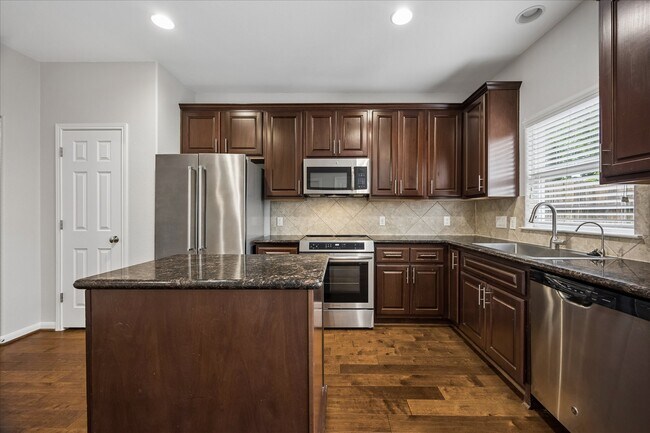 property at 5106 Pinemont Pl