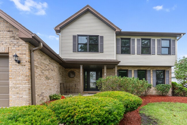 1715 Chestnut Hill Rd in Plainfield, IL - Building Photo - Building Photo