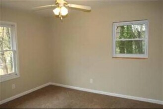 211 Dover Ct in Jonesboro, GA - Building Photo - Building Photo