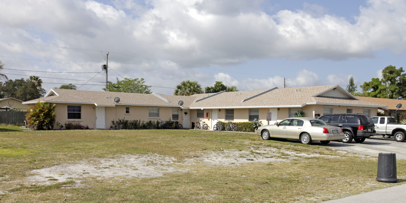 216 Fern St in Jupiter, FL - Building Photo