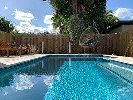 1123 NE 17th Ave in Oakland Park, FL - Building Photo