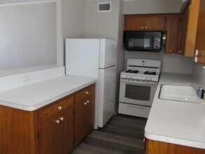 3 Avenue E in Bacliff, TX - Building Photo - Building Photo