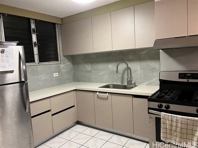 property at 910 Kapahulu Ave