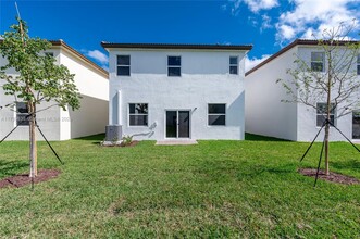 2528 SE 26th Ter in Homestead, FL - Building Photo - Building Photo