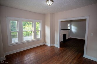 276 Wildwood Ave in Akron, OH - Building Photo - Building Photo