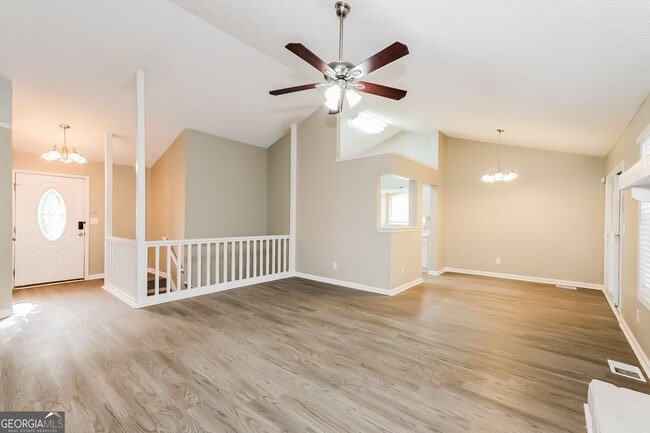 5878 Homestead Cir in Rex, GA - Building Photo - Building Photo