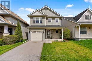 8 Chicory Cresent in St Catharines, ON - Building Photo