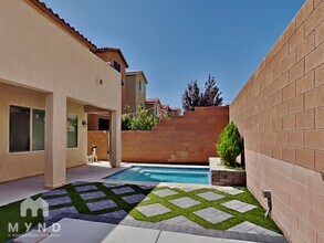 10719 Henesco Bay St in Las Vegas, NV - Building Photo - Building Photo