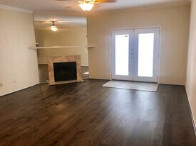 7653 Cambridge St in Houston, TX - Building Photo