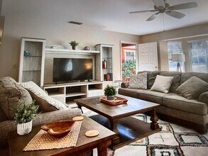 2410 Coachman Rd in Mariposa, CA - Foto de edificio - Building Photo