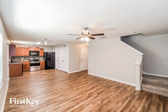 11 Post Oak Ln in Palm Coast, FL - Building Photo - Building Photo