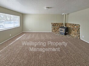 6552 Valley Ave in Inyokern, CA - Building Photo - Building Photo