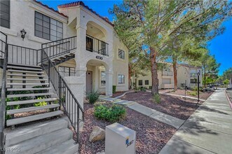 4730 Nara Vista Way in Las Vegas, NV - Building Photo - Building Photo