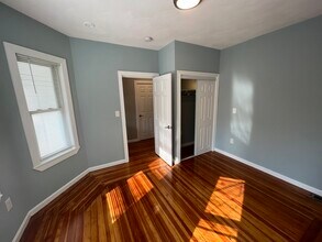 33 Hancock St, Unit #1 in Somerville, MA - Foto de edificio - Building Photo