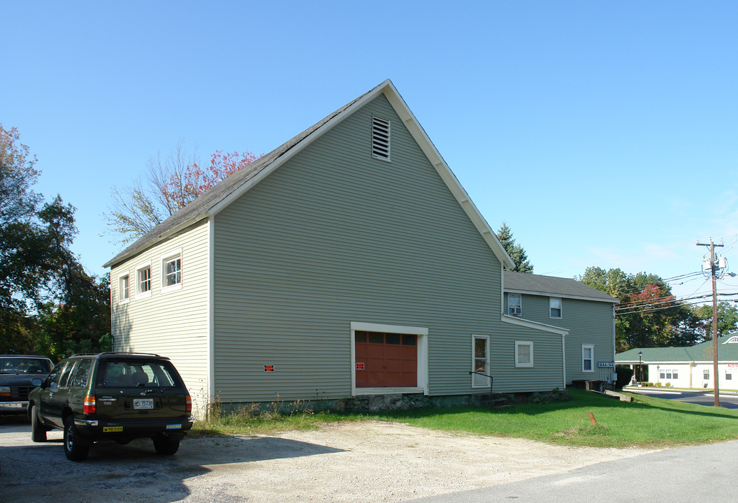 1035 Candia Rd in Manchester, NH - Building Photo