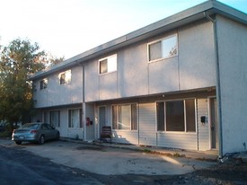 815 Woodford Ave N Apartamentos