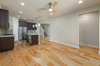 4008 Valley View Rd in Austin, TX - Foto de edificio - Building Photo