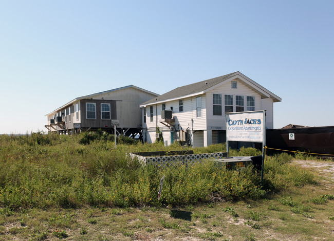 Capt'n Jack's Oceanfront Apartments