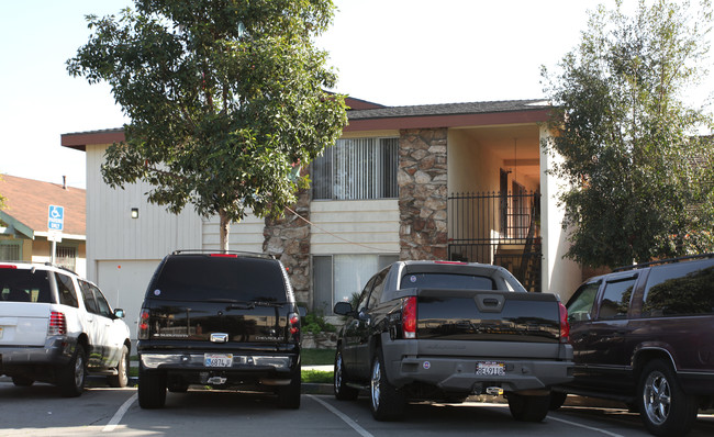 1040 Cedar Ave in Long Beach, CA - Building Photo - Building Photo