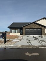 3333 10th Ave NW in Watertown, SD - Building Photo