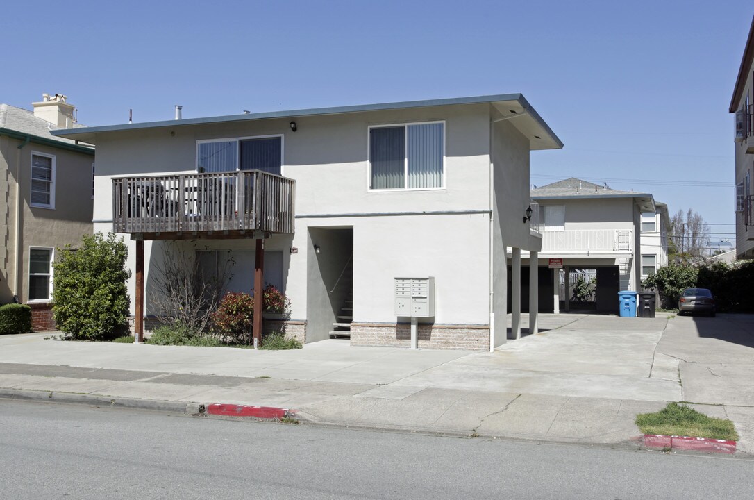 1108 Laguna Ave in Burlingame, CA - Building Photo