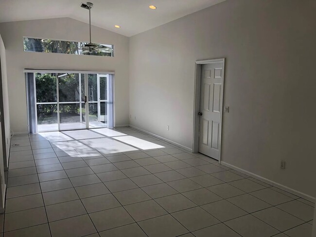 22875 Barrister Dr in Boca Raton, FL - Building Photo - Building Photo
