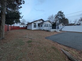 383 W Clinton St in Dover, NJ - Building Photo