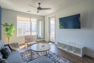 701 W Rio Salado Pkwy in Tempe, AZ - Building Photo - Building Photo