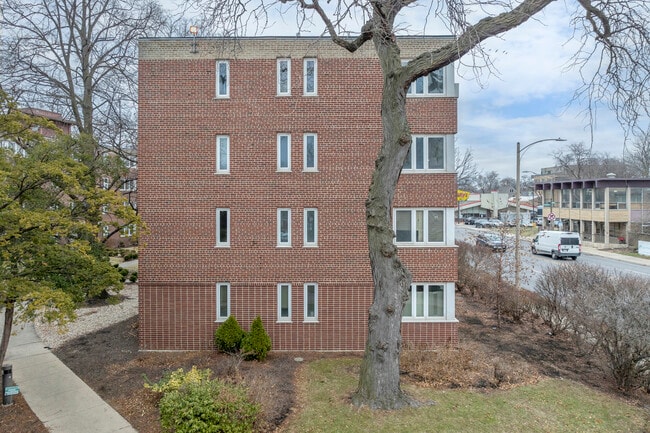 River Forest Garden Condominium in River Forest, IL - Building Photo - Building Photo