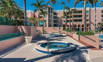 120 SE 5th Ave in Boca Raton, FL - Building Photo