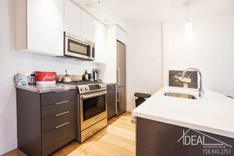 57 Water St-Unit -1002 in Brooklyn, NY - Building Photo - Building Photo