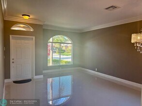 3755 Pebblebrook Ct in Coconut Creek, FL - Building Photo - Building Photo