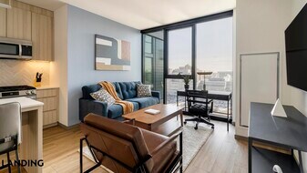 513 S Damen Ave, Unit 1416 in Chicago, IL - Building Photo