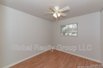 202 Ivy Ln in Universal City, TX - Building Photo - Building Photo