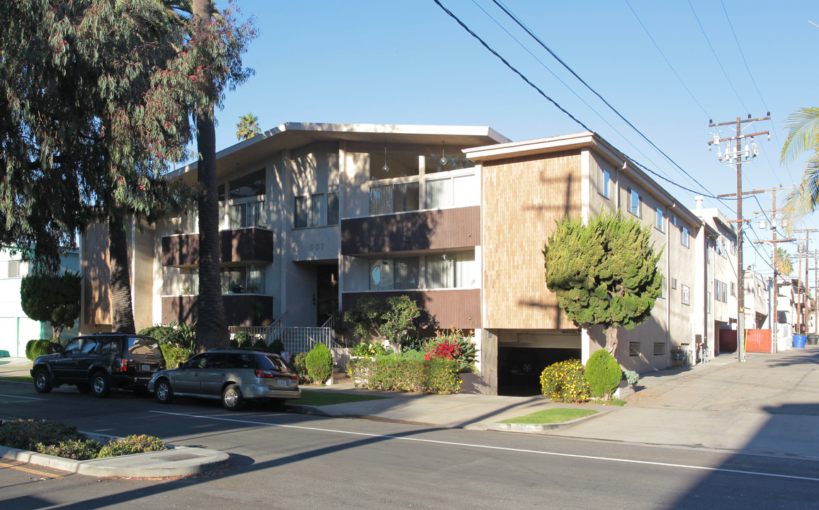 507 California Ave in Santa Monica, CA - Building Photo